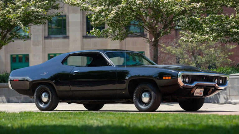 10 Ultra-Rare Hemi-Equipped Four-Speed Mopar Muscle Cars Collector’s ...