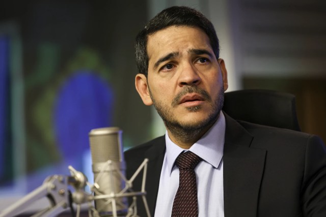 Messias, da AGU, recebeu o pedido sigiloso da PF para analisar decisão de André Mendonça