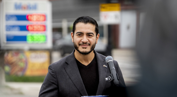Abdul El-Sayed slaps Trump 'I did that' stickers on Michigan gas pumps ...