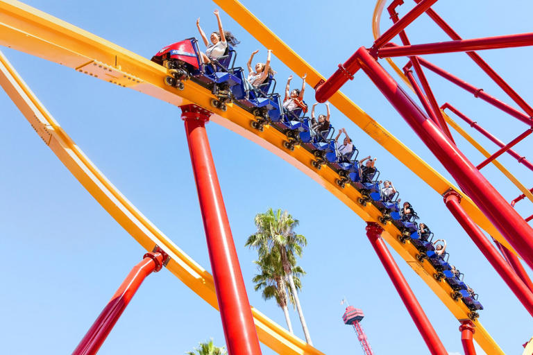 Six Flags faces lawsuits after over 100 riders report brain injuries ...