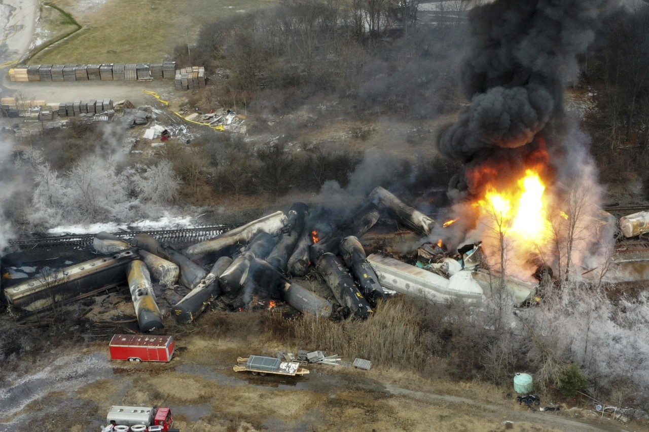 Contractor played down contamination risks after Ohio train disaster ...