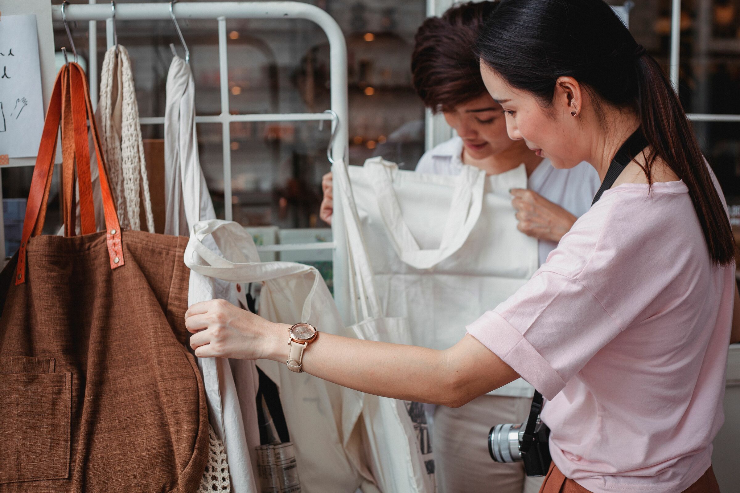 Túi tái sử dụng cũng có thể gây hại môi trường thế nào?