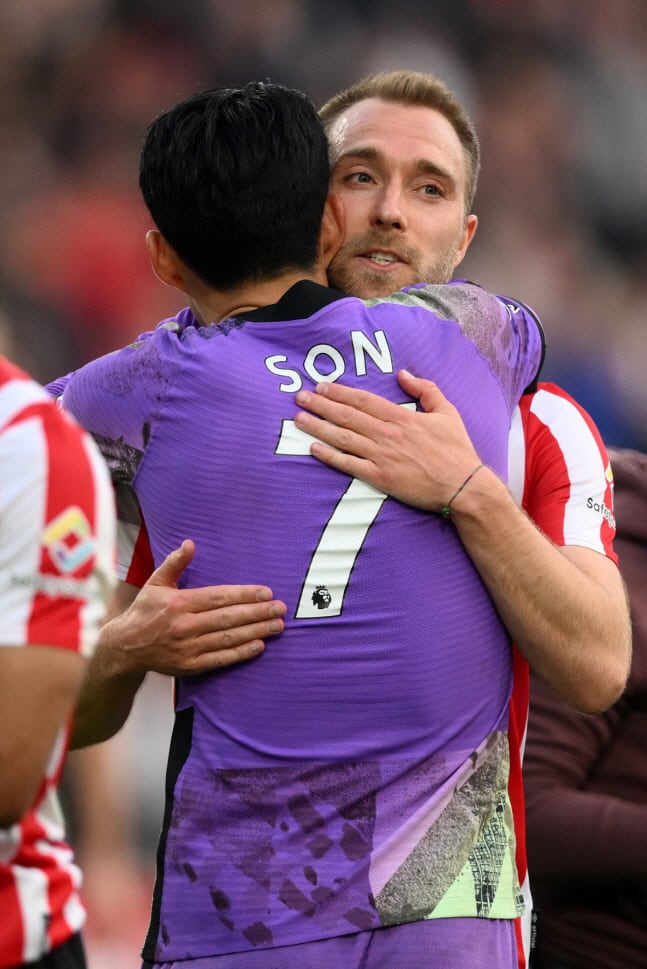 Christian Eriksen ends career after heart issues recurrence