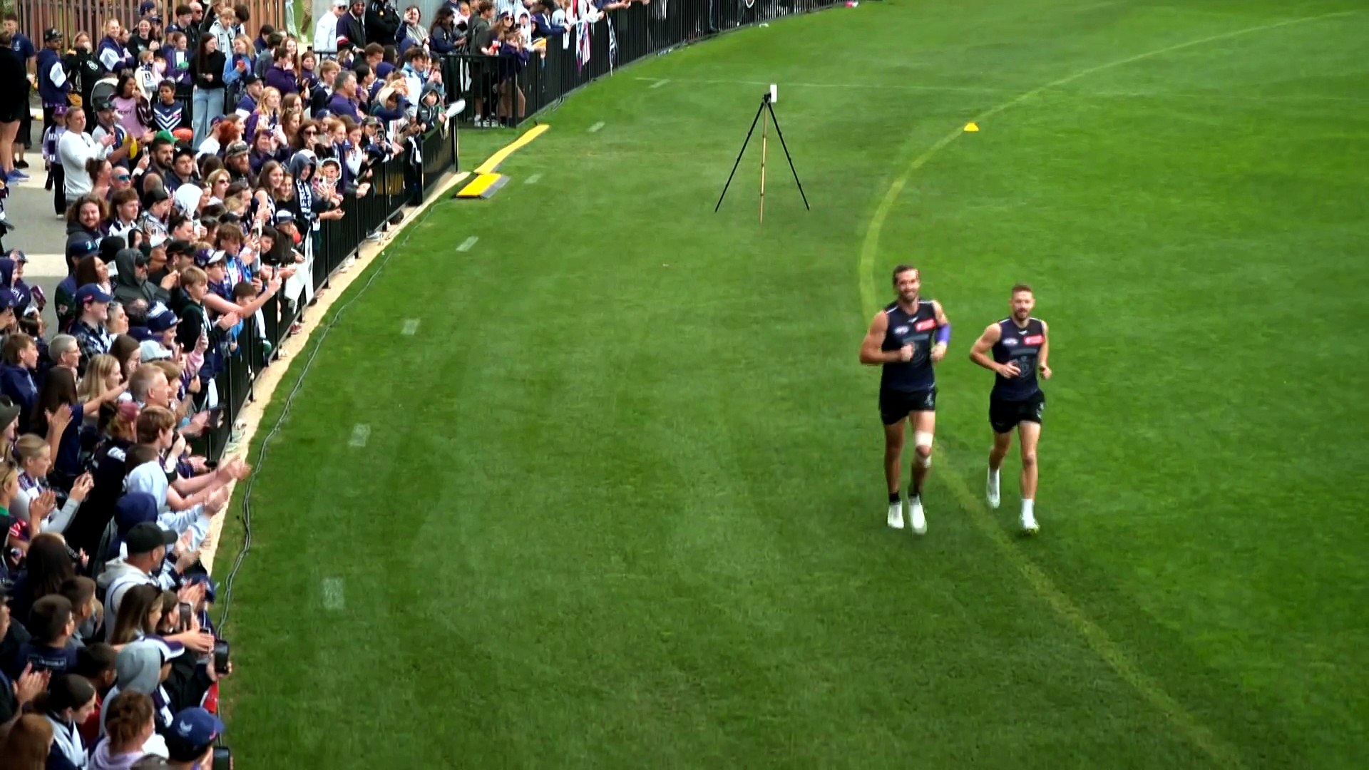 Freemantle Dockers fans flock to the team’s final training session ...