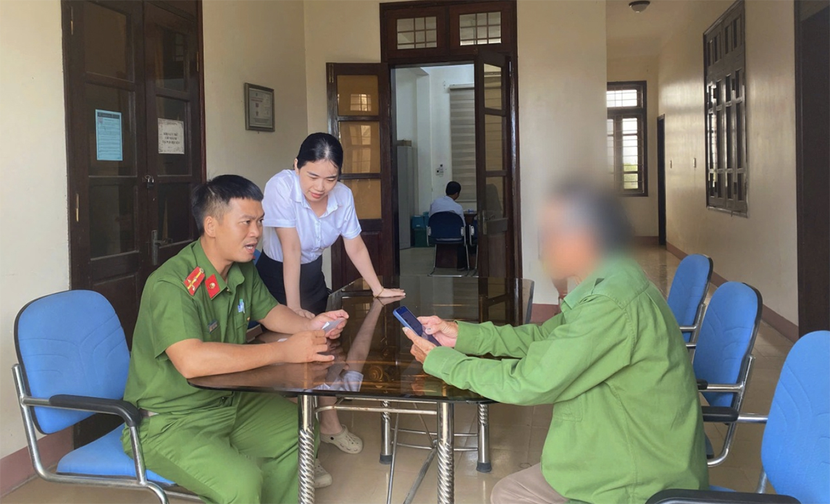 Ông lão suýt mất toàn bộ tiền tiết kiệm 150 triệu đồng sau cuộc gọi lừa đảo