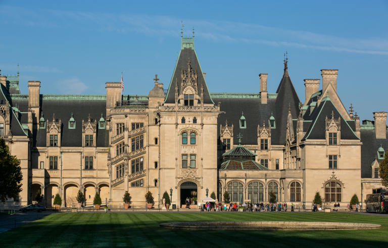 Don't miss 'A Grand Biltmore Christmas' and visit the real filming ...