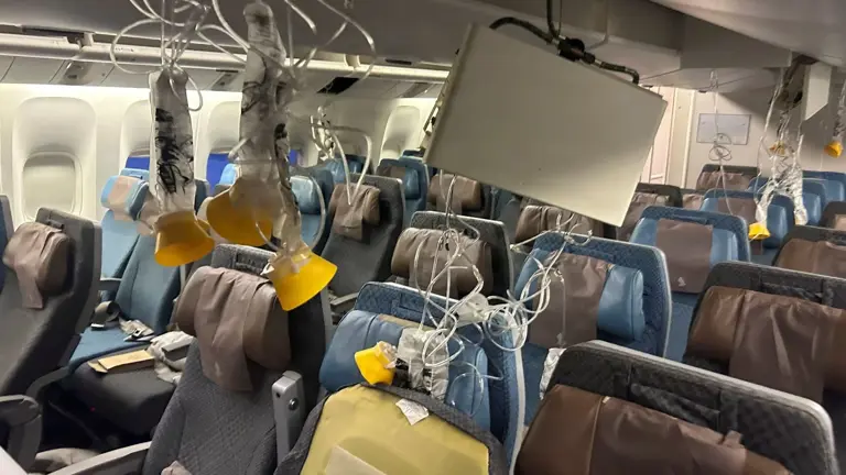 Nye detaljer om frygtelig turbulens-dødsulykke: 'Kastet ud af sit sæde'