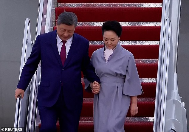 Xi Jinping hit with fresh online health rumours as video shows him ‘forcibly grabbing’ wife’s hand