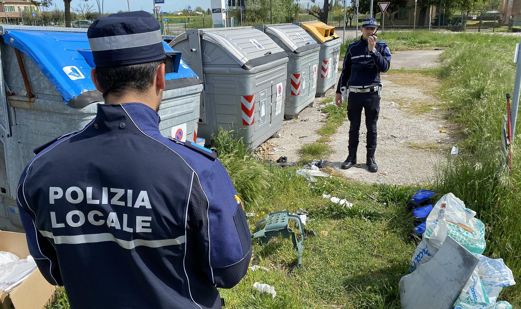 I furbetti della raccolta differenziata: "Entro dicembre 20 telecamere ...