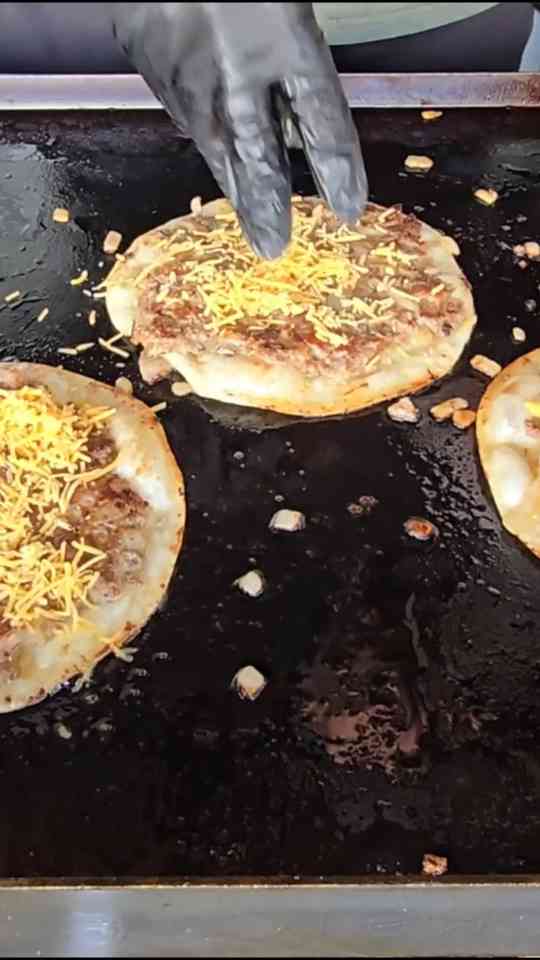 Griddle techniques for crispy cheese filled tacos