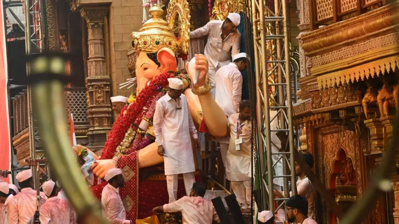 Ganesh visarjan 2026: When will Lalbaugcha Raja immersion procession begin?