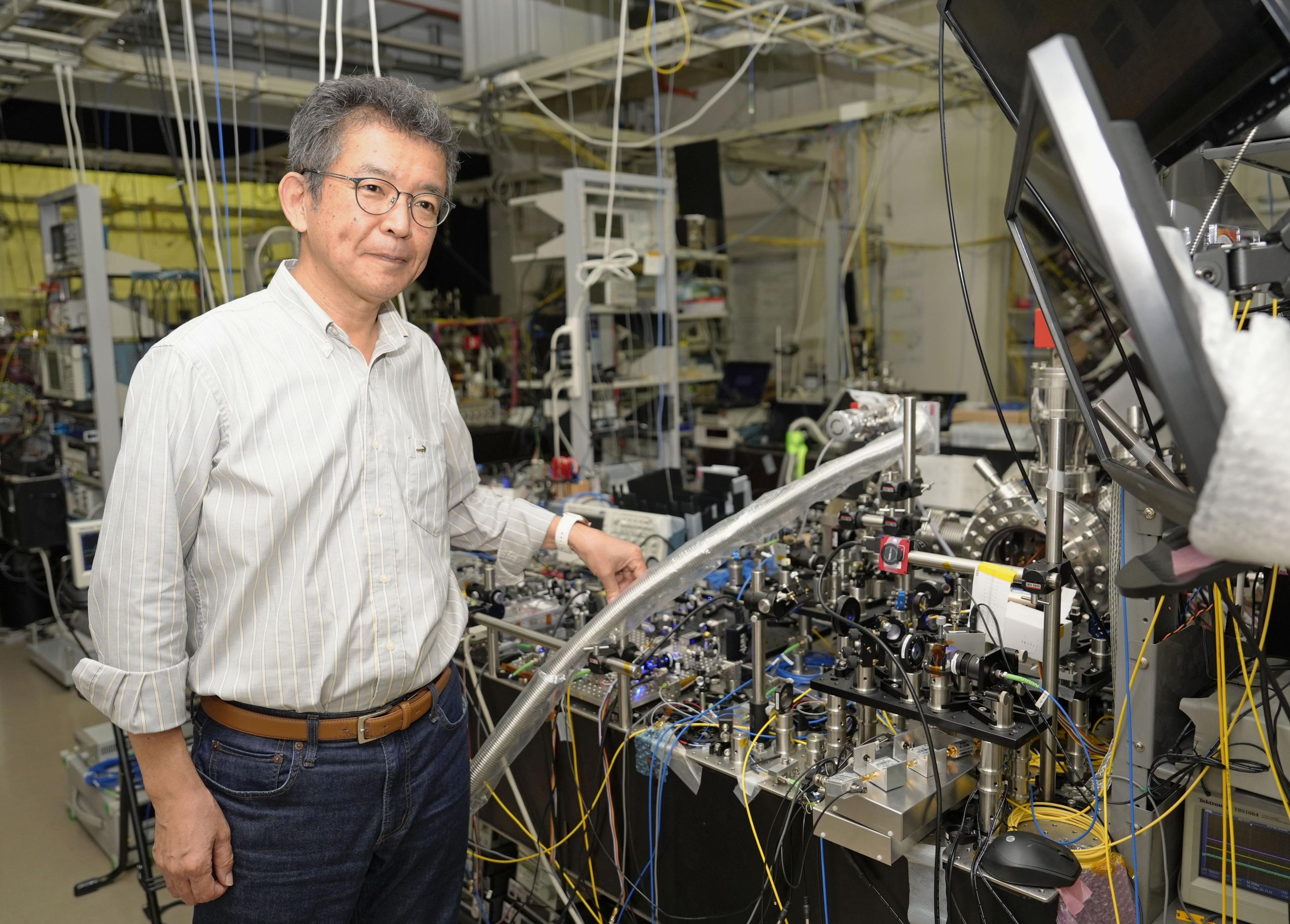 Japan-developed optical lattice clocks lead bid to redefine the second