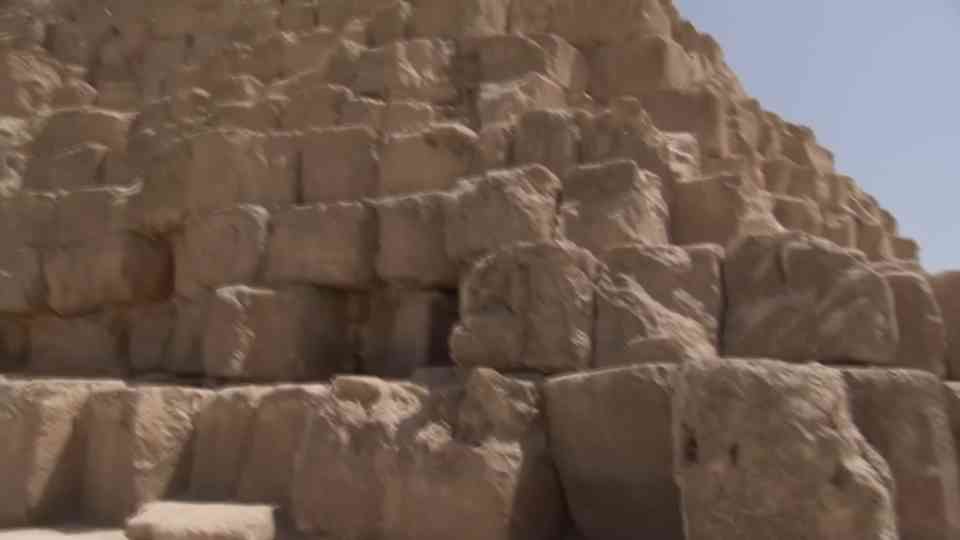 They hauled 2.5-ton blocks 480 feet without cranes - archaeologists ...