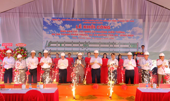 Tây Ninh tặng tiền 3 hộ dân giao đất sớm dự án đường mở mới về Đồng Tháp Mười
