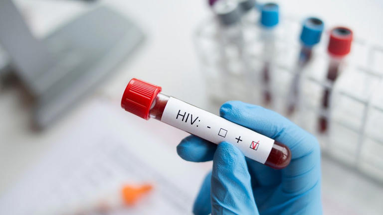 Pakistan HIV crisis: Dozens of children test positive after routine ...