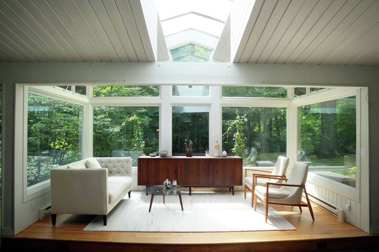 Midcentury home in Greenwich a sterling example of 'Mad Men' era design ...