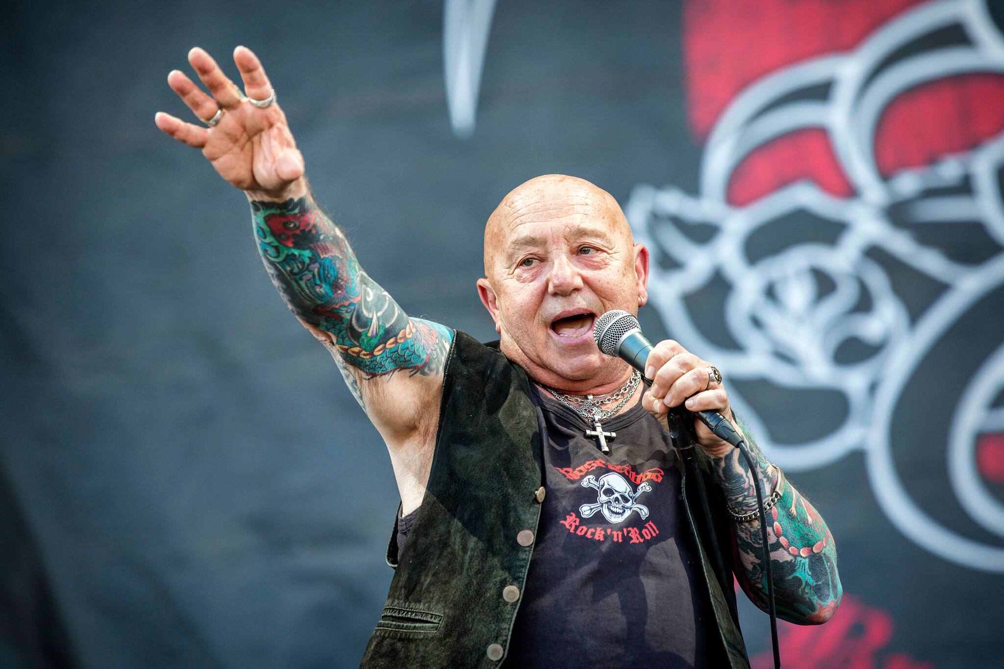 Angry Anderson ist tot: Sänger der Rockband Rose Tattoo mit 79 Jahren ...
