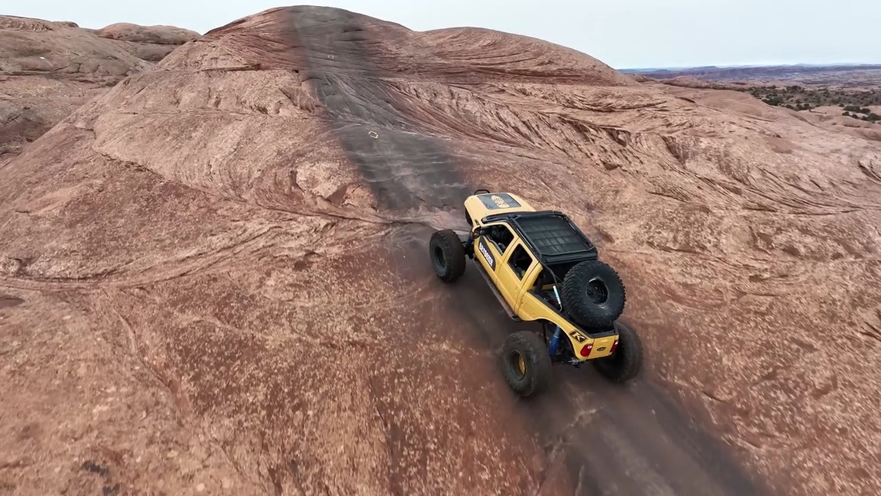 It's gonna get ugly - a luxury SUV humiliated their off-road truck ...