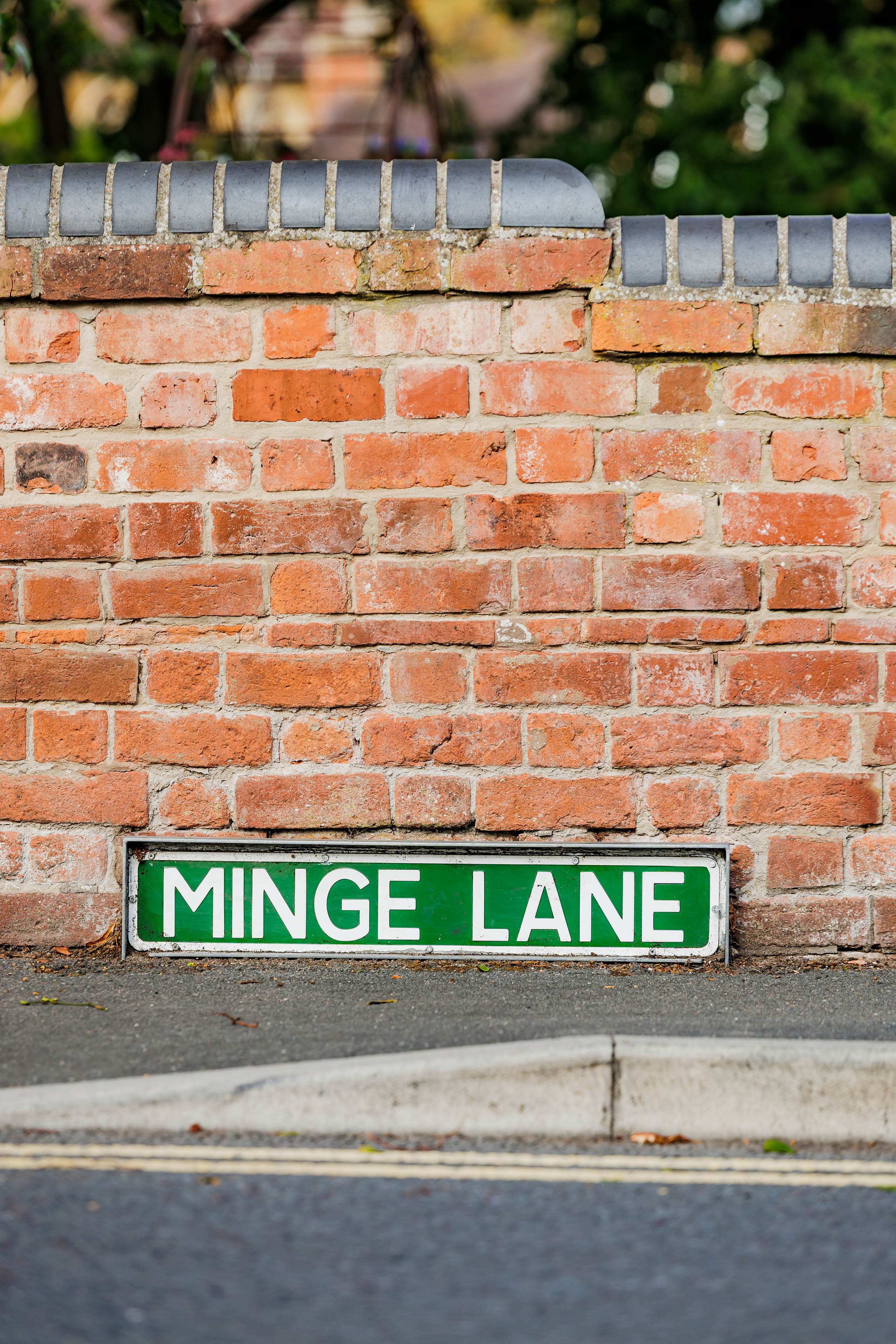 Full list of UK's funniest street names - including Minge Lane and Bell ...