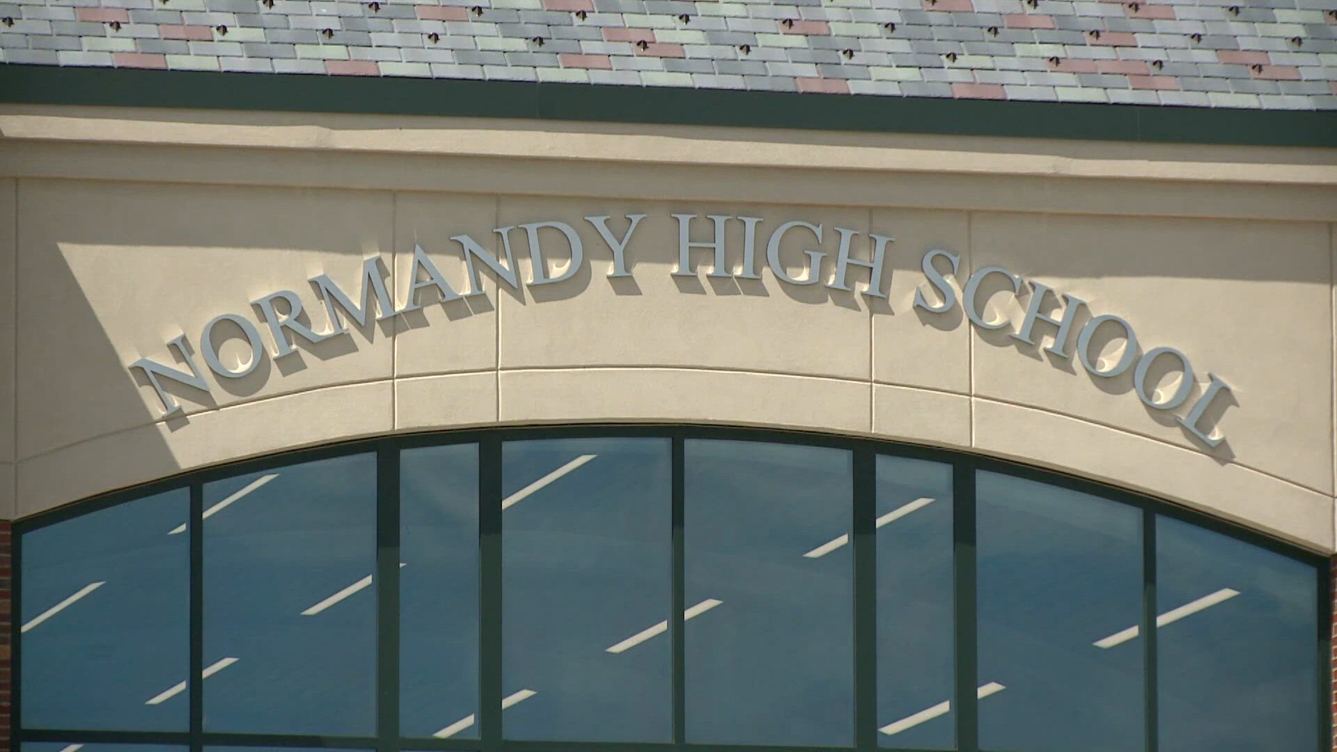 Loaded gun found at Normandy high school