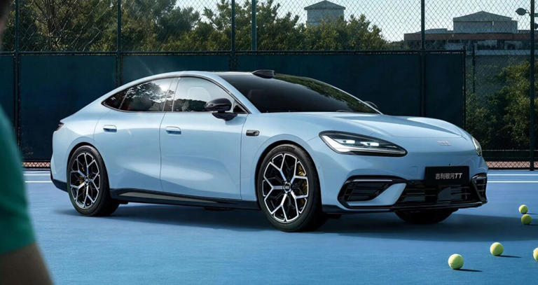 Geely’s smart charger can charge an EV quicker than a bathroom break