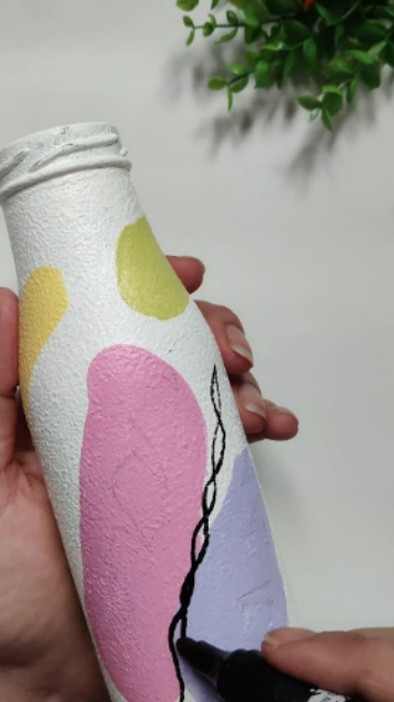 Easy DIY bottle art ideas to try at home