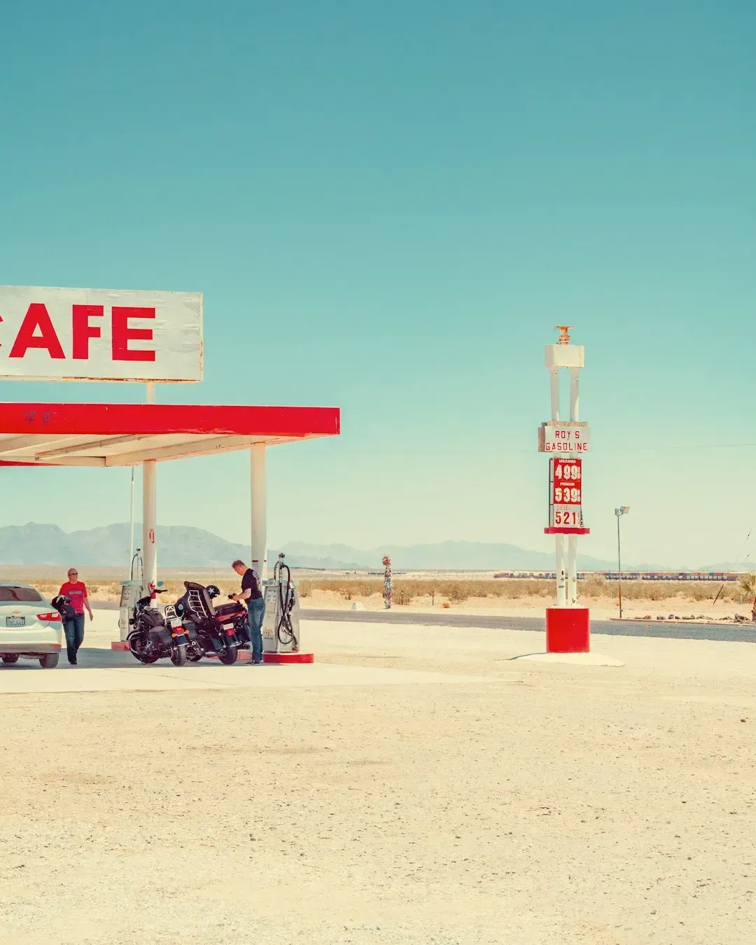 11 habits at a gas station on a road trip that scream small town tourist