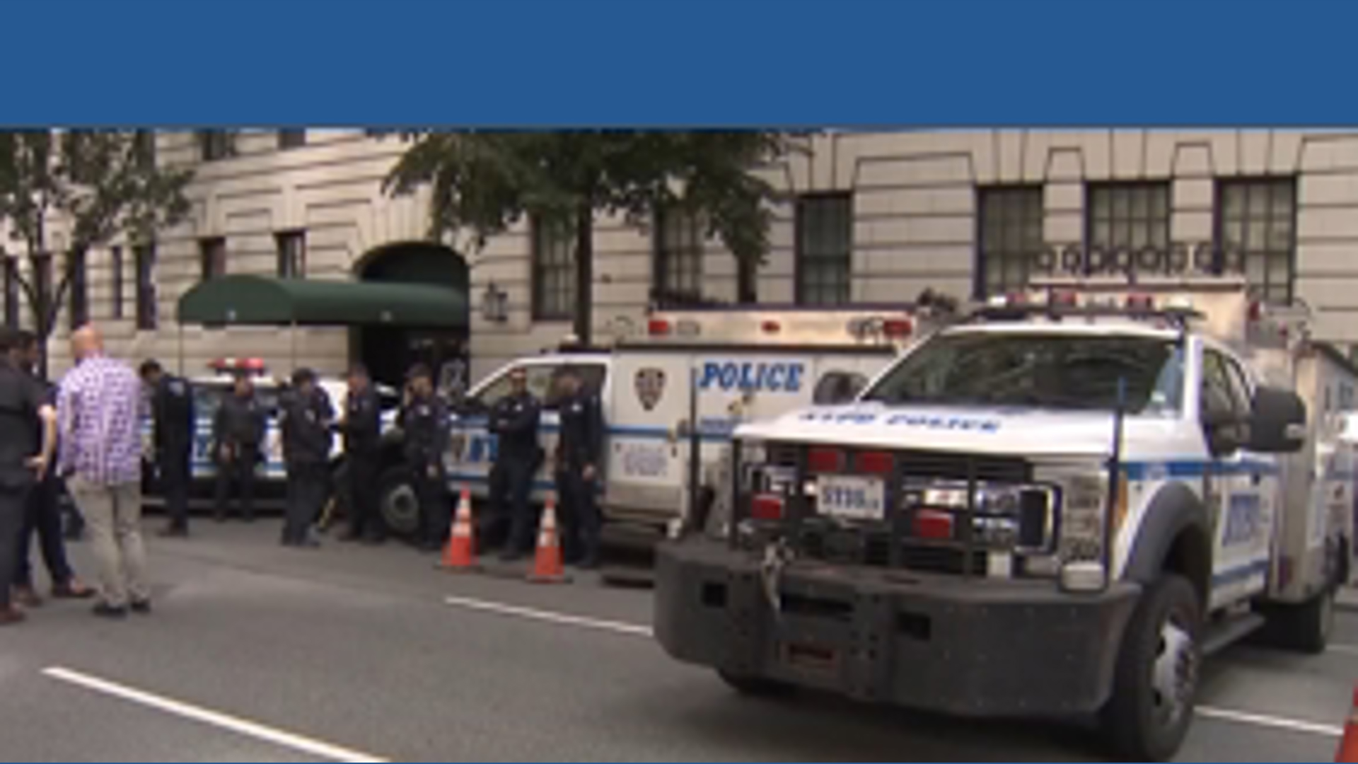 Mysterious men emerge from manhole - NYC police investigation