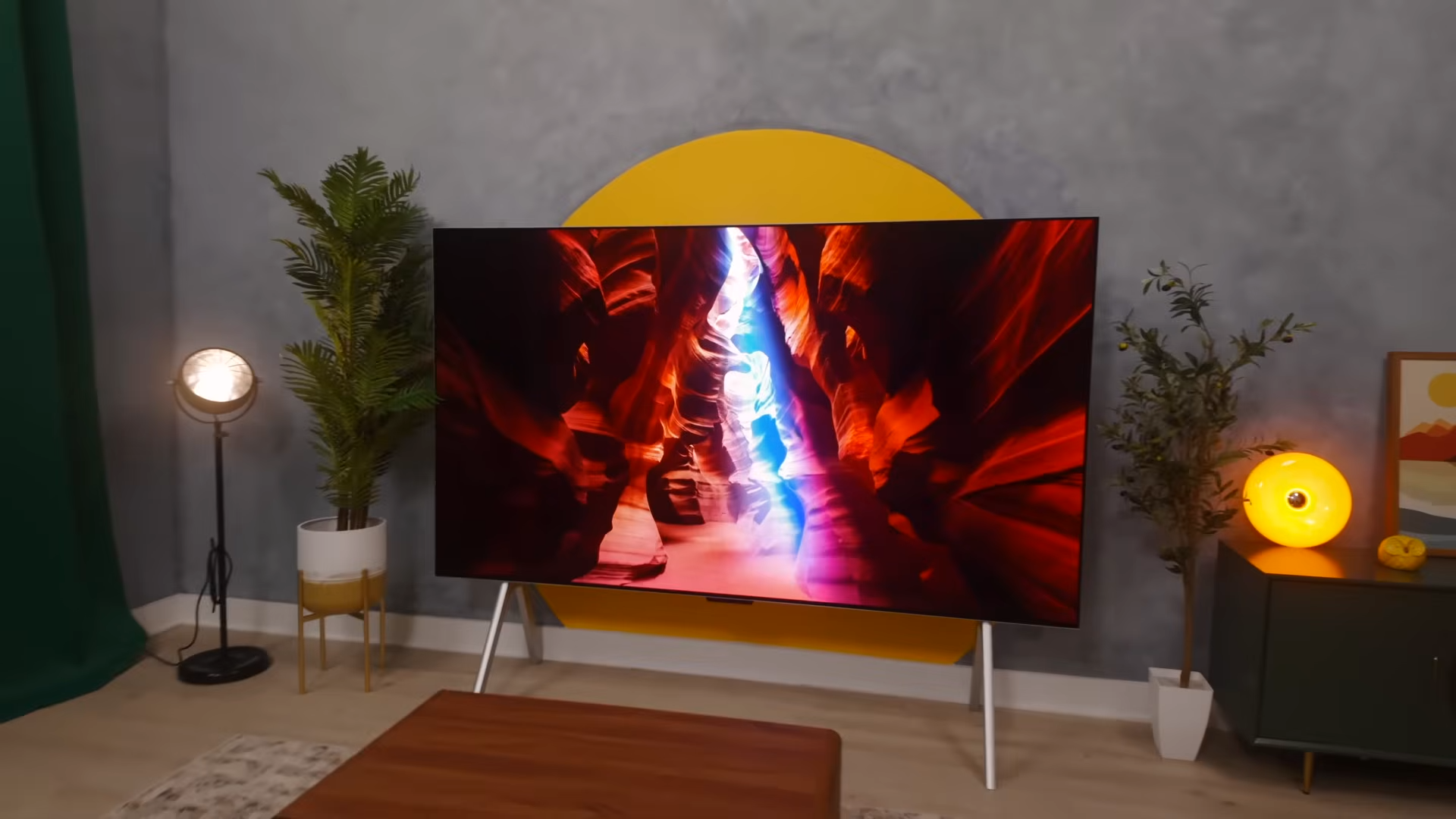 He was afraid to use OLED for work… then the monitor started watching ...