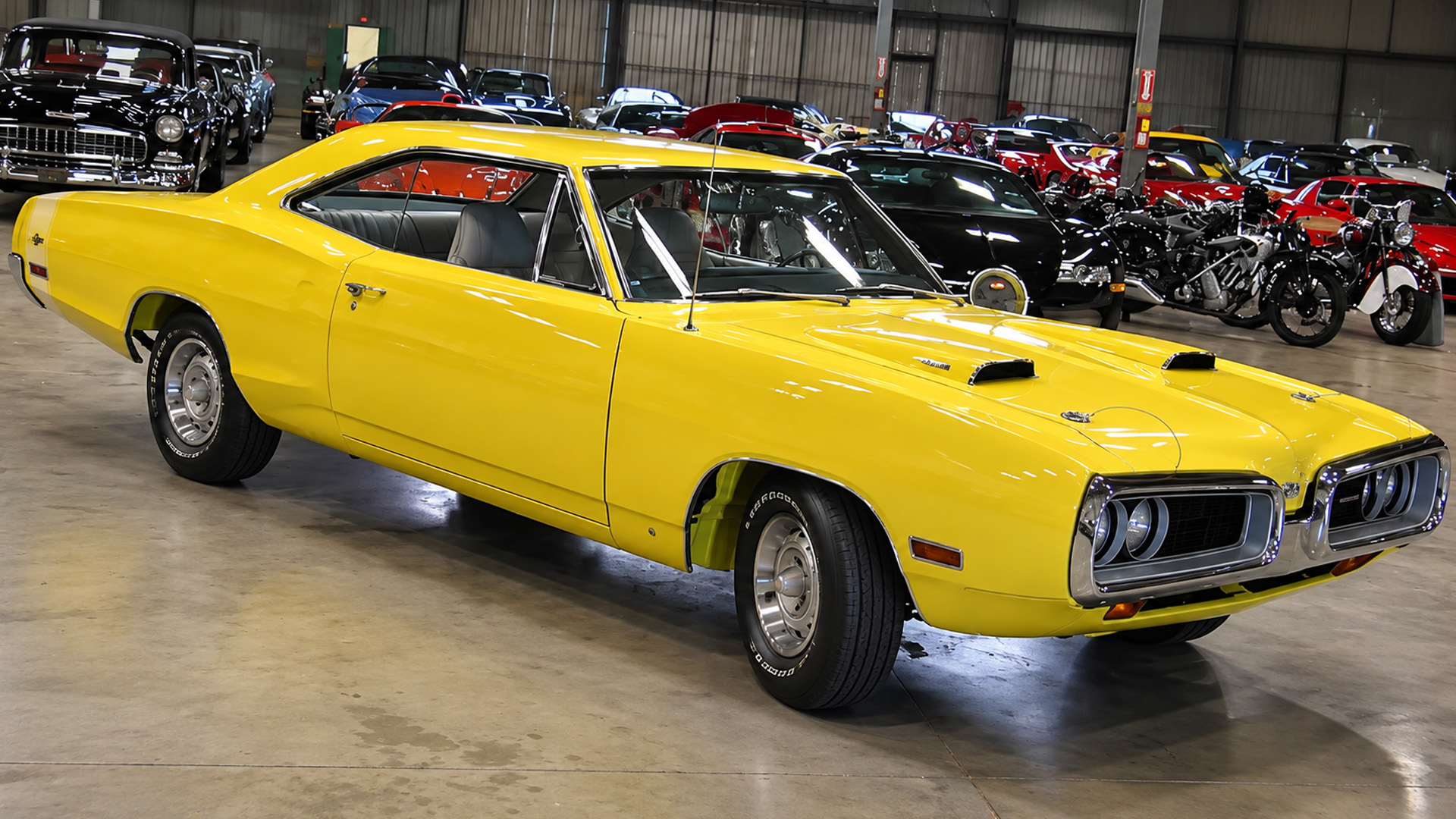 Dodge Super Bee shows off its big block hardware