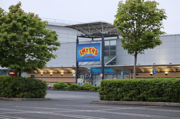 Face painting, gifts and chance to win £1k as Smyths brings festive ...