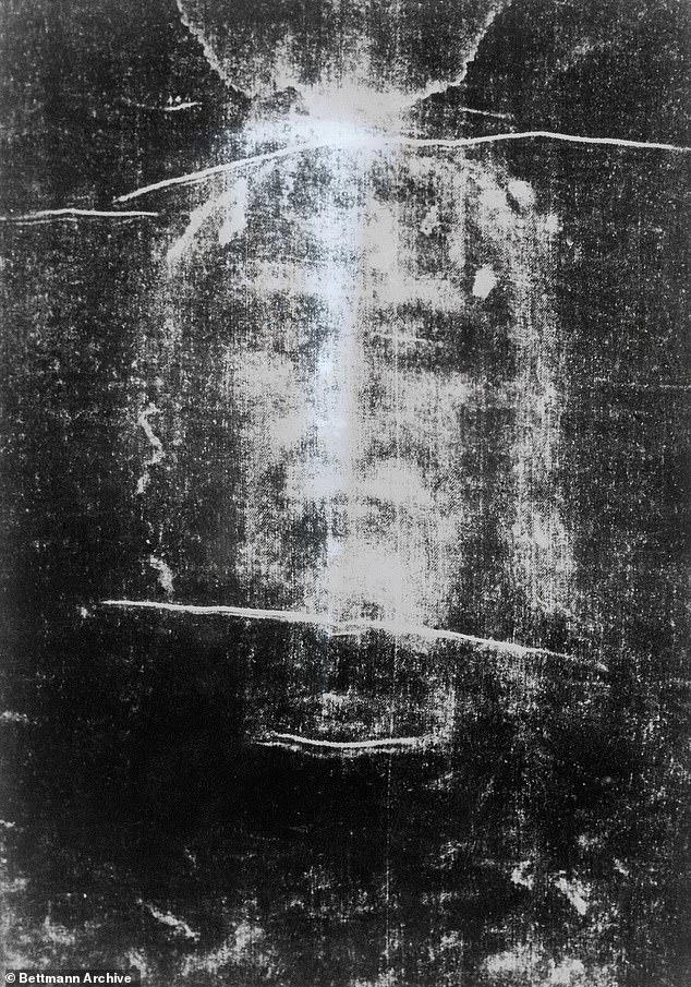 Stunning discovery on the Shroud of Turin aligns burial cloth with ...