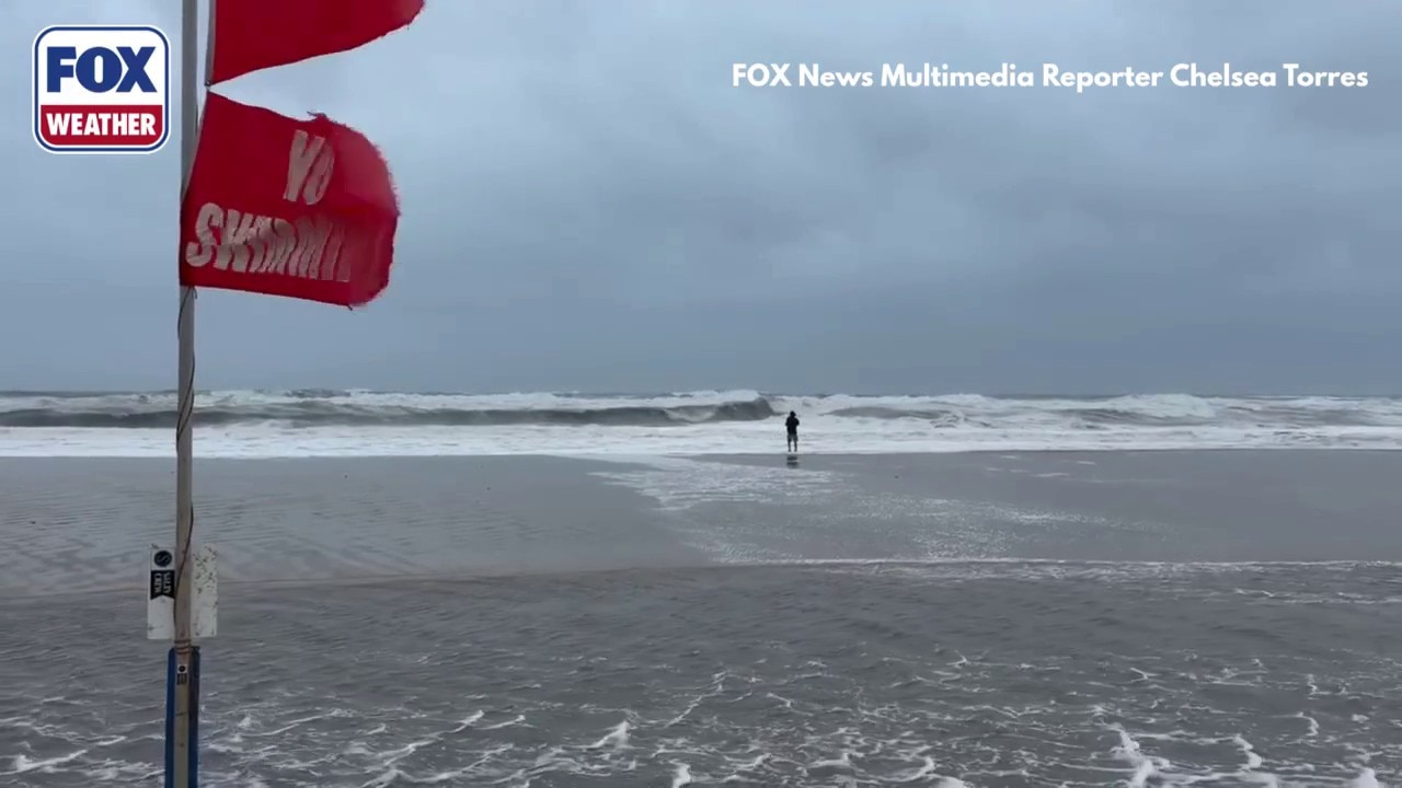 Lashing winds along the coast of Nags Head, North Carolina