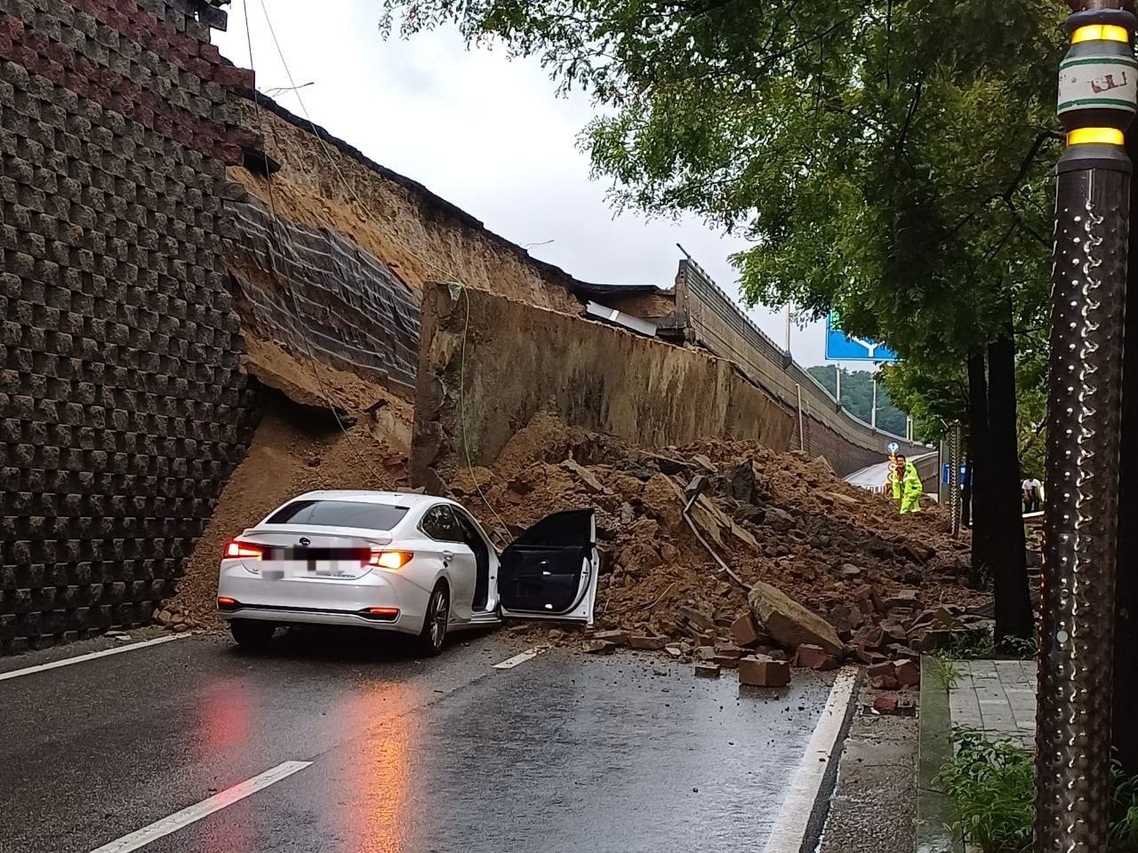 Osan wall collapse: Former mayor, officials face prosecution