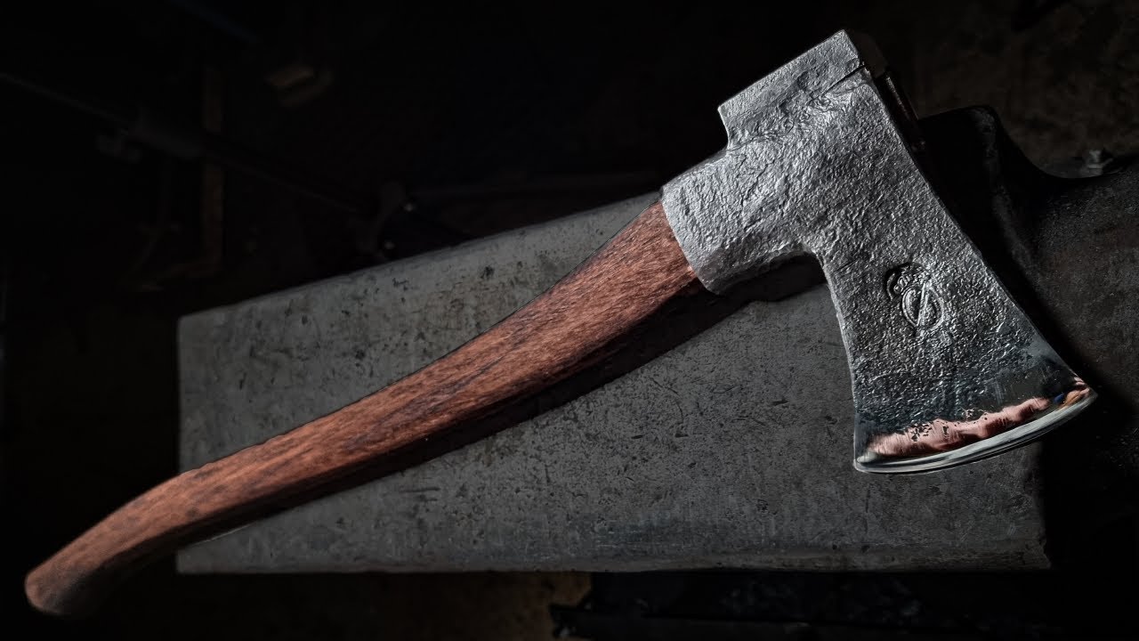I forge a Swedish eye axe: watch the magic!🔥
