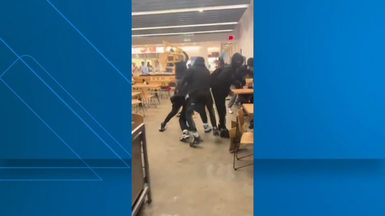 Teens involved in Chipotle brawl must write letters apologizing to ...