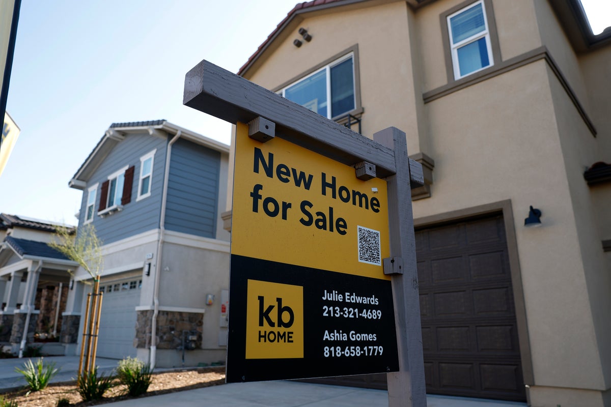 30-year mortgage rates top 7% for the first time in nearly two years