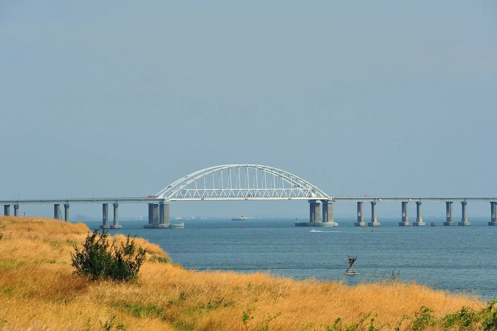 Putin's prized bridge to Crimea is still standing – Ukrainian intel ...