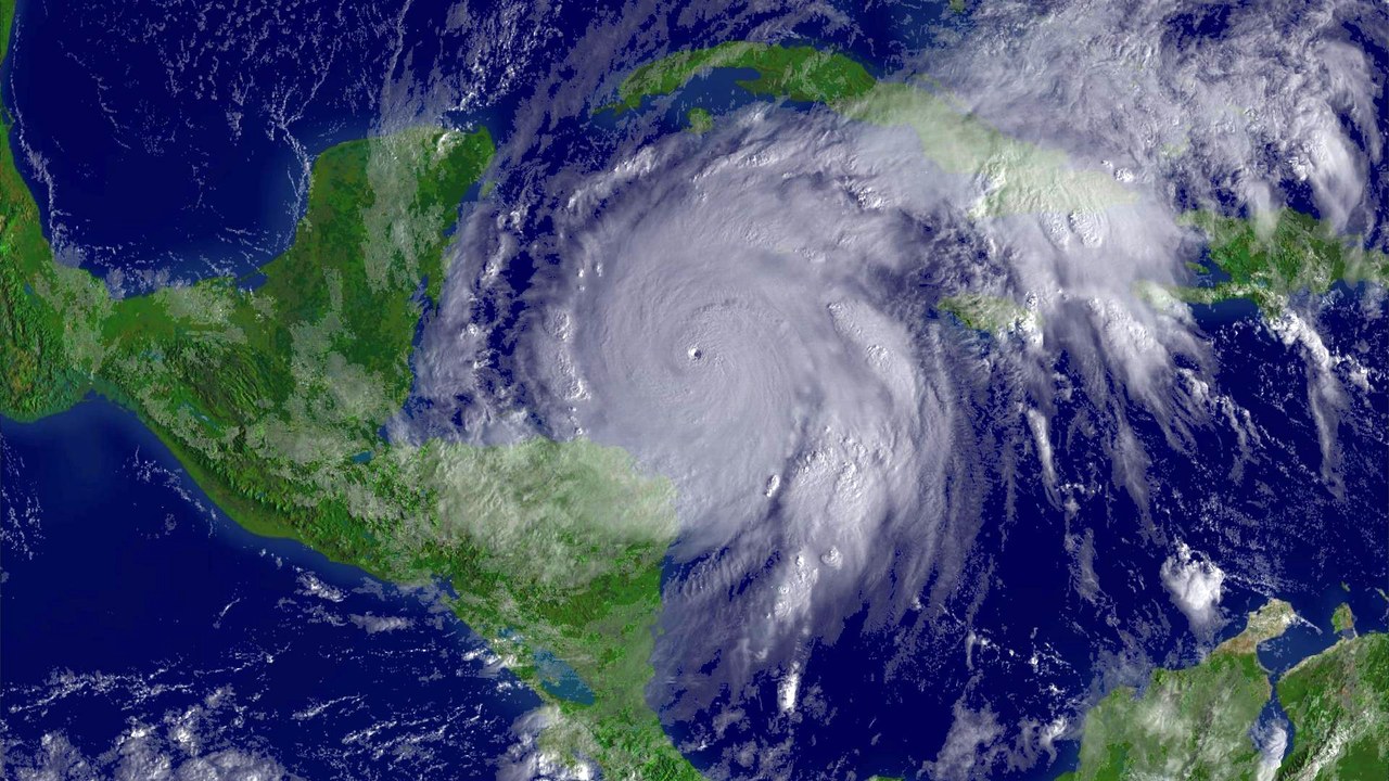 Hurricane Hunter radar shows four warning signs that a tropical cyclone ...