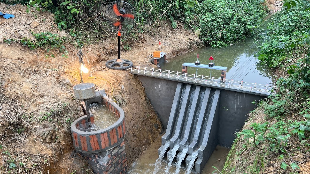 Blocking the stream to build 220V hydroelectric power plant