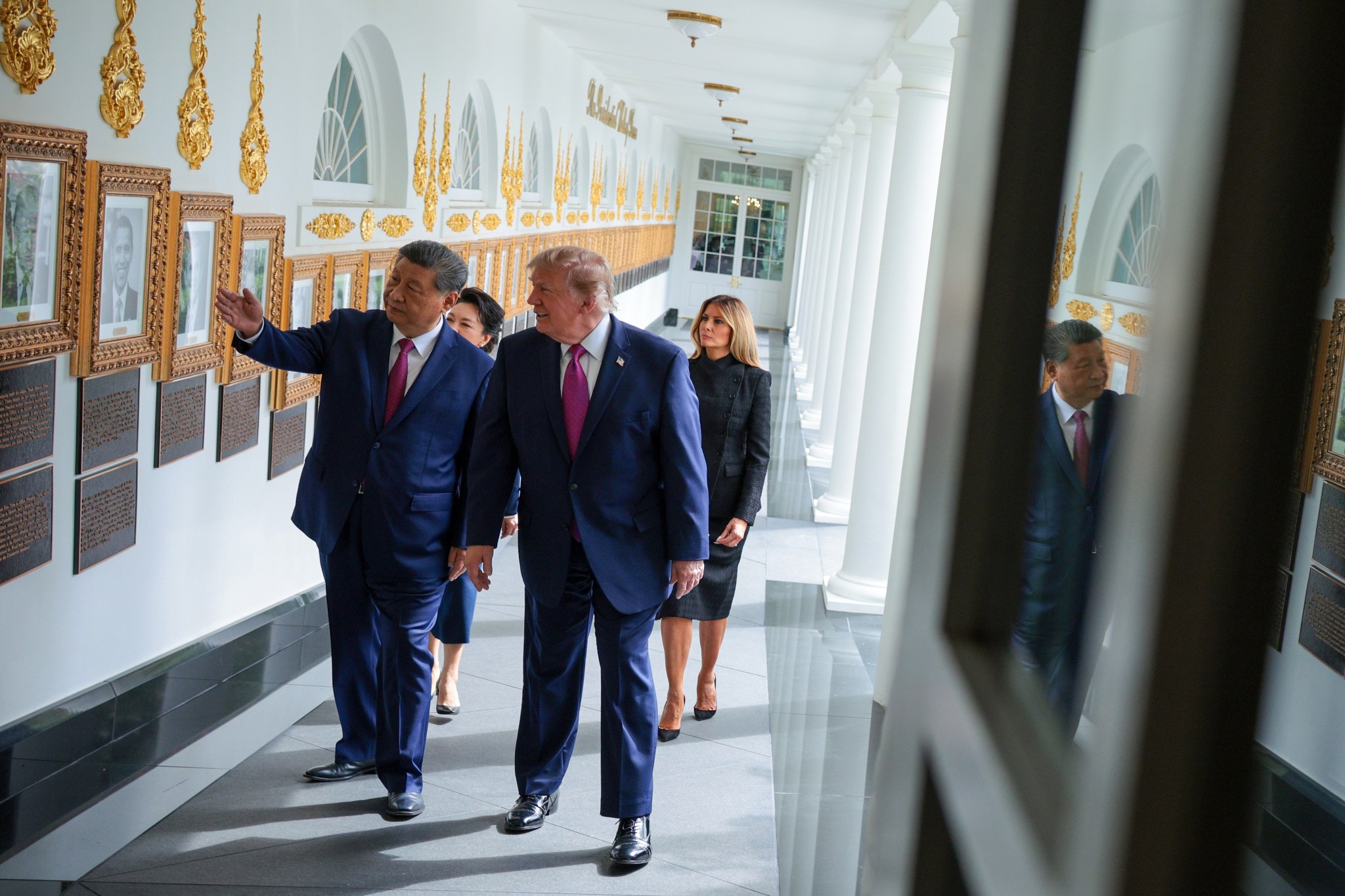 Trump shows Xi Biden autopen portrait during White House tour