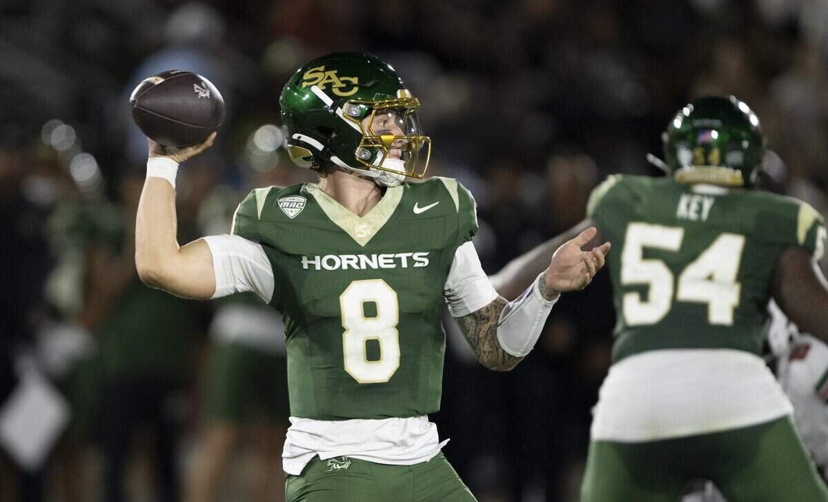 Sac State QB Jackson Sharman has been battered and bruised but won't ...