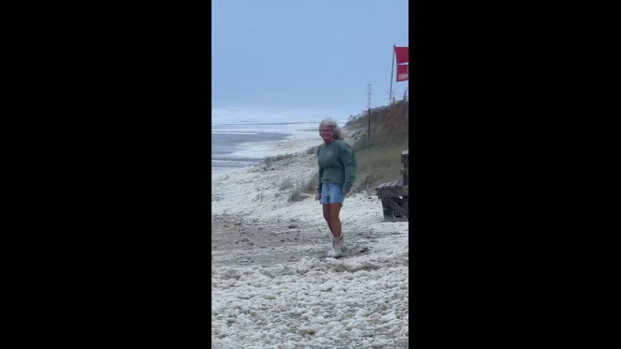 18-foot waves lash Outer Banks during nor'easter
