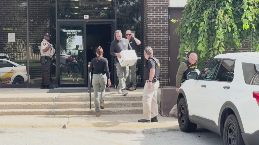 11 former elected officials charged after Ford Heights raid appear in court