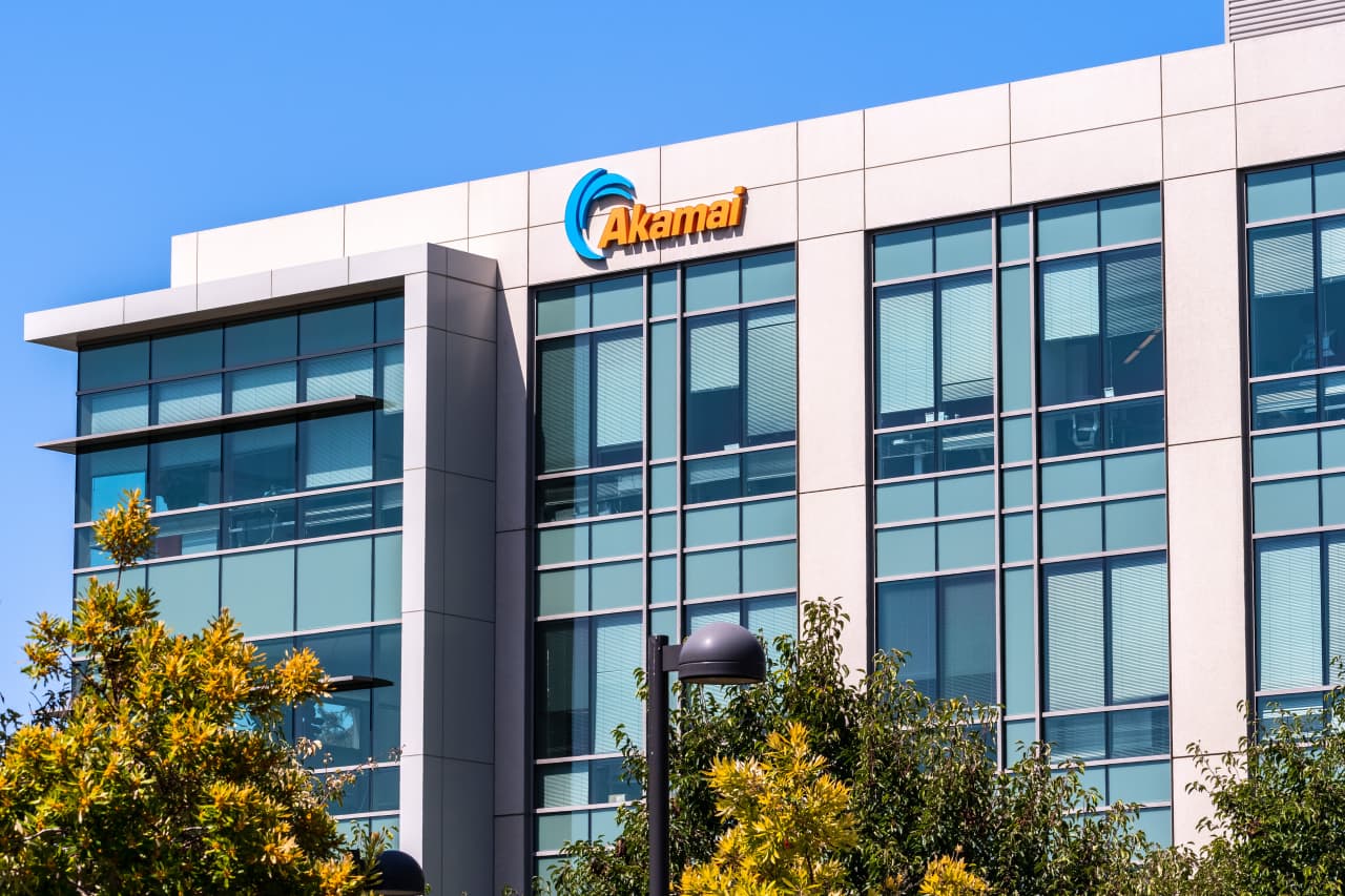 Akamai stock surges. Why its $11.6 billion Anthropic deal is a game changer. - EquityStat
