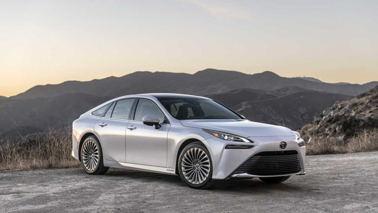 Toyota just patented a hydrogen combustion hybrid, and it could change ...