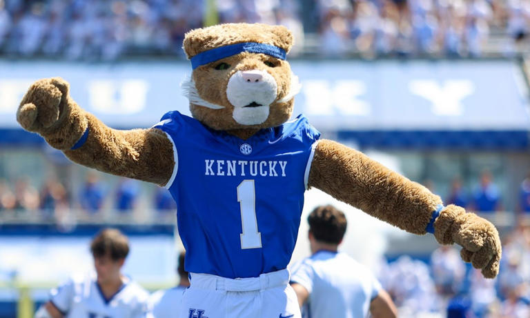 Nike fixed Kentucky football up with some new heating and vibrating ...