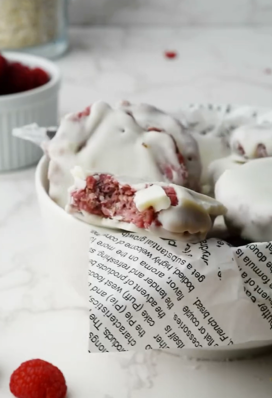 No bake white chocolate raspberry cheesecake cookies