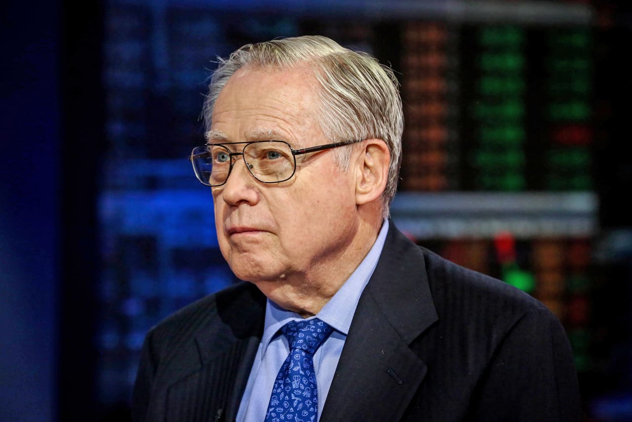 From the 'Buffett of bonds,' advice for tumultuous times
