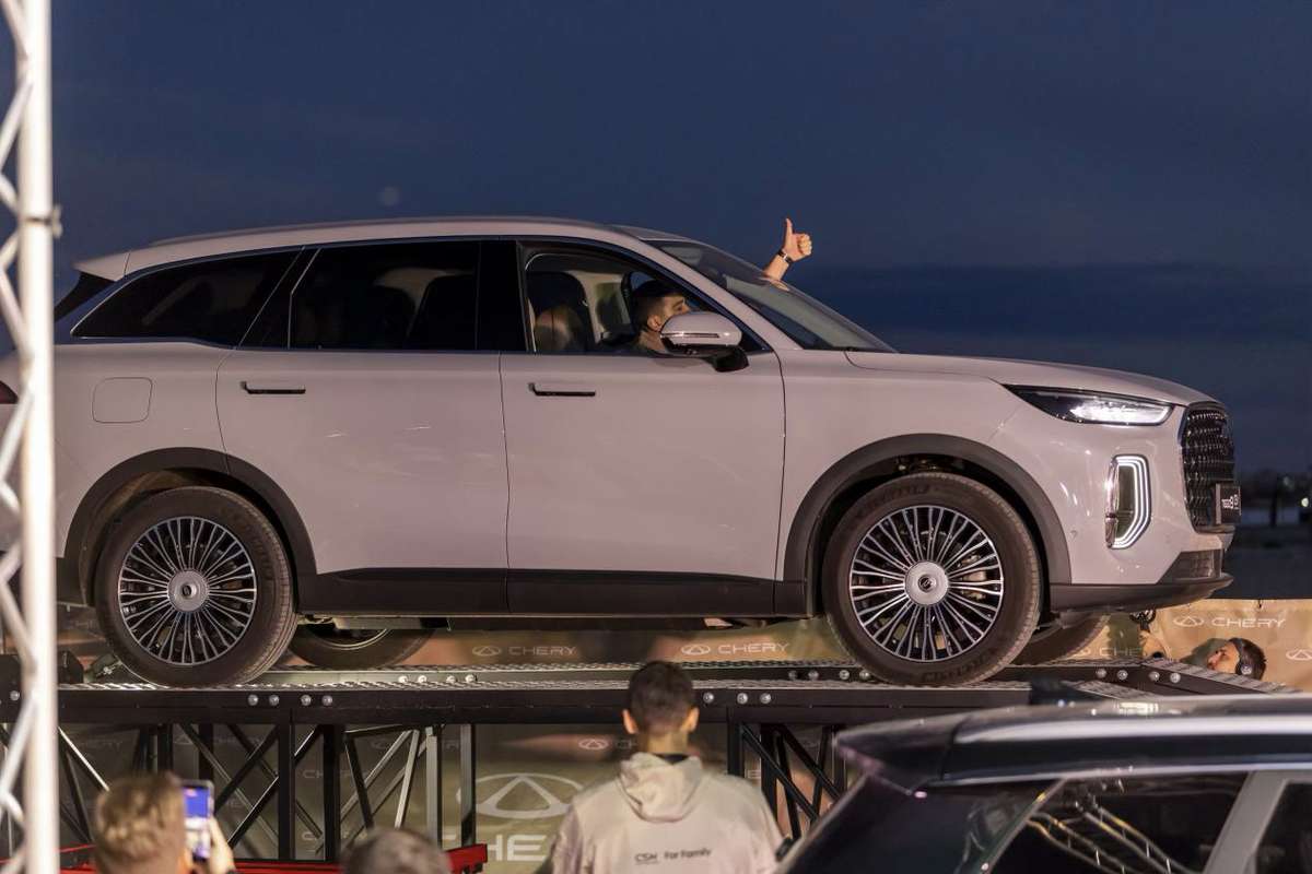 Chery Tiggo 9 CSH: la batteria supera 24 ore in acqua salata